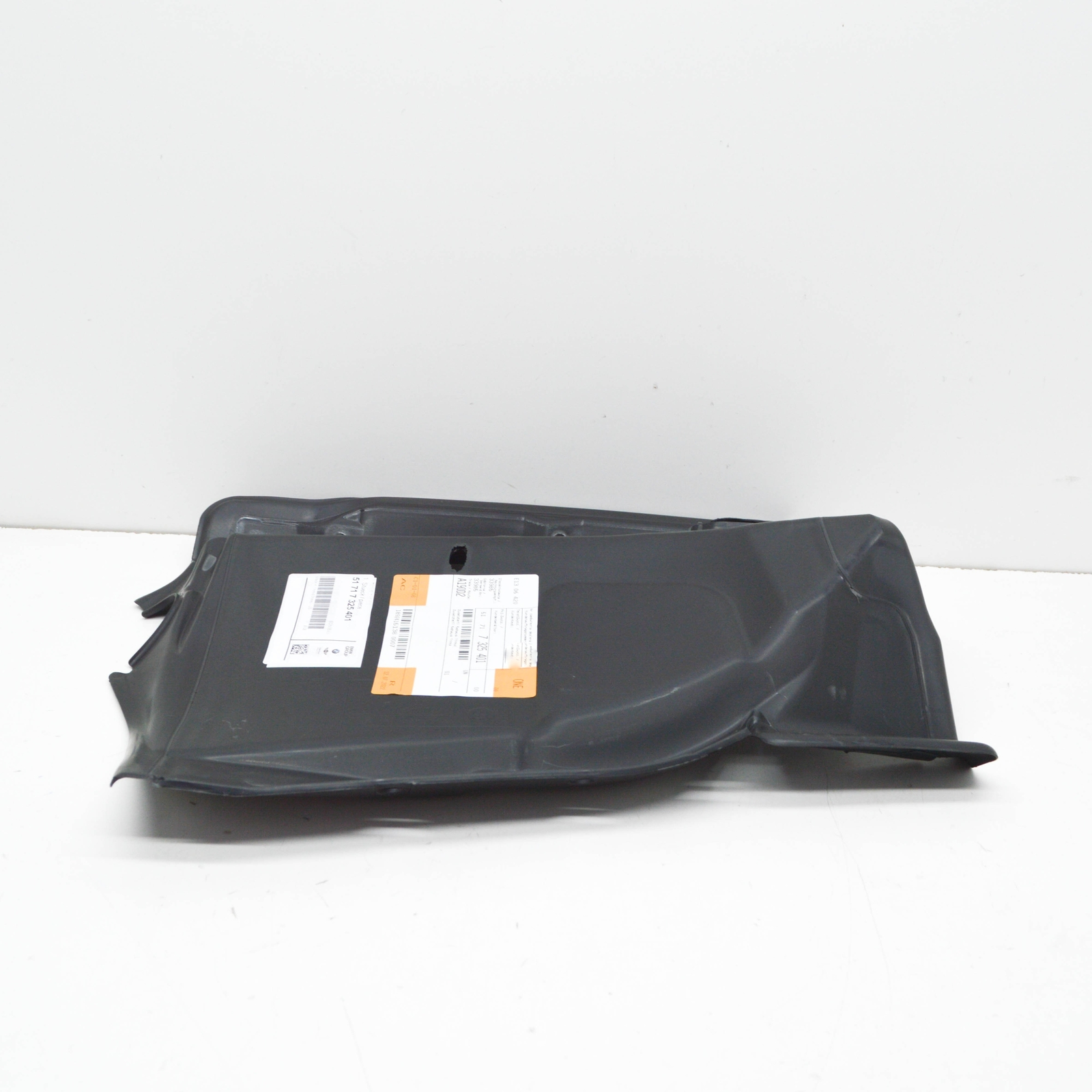 NEW BMW X5 E70 FRONT LEFT WHEEL ARCH COVER 51717325401 7325401