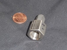 Parker® 1/8 compression X 1/4NPT FEMALE CONNECTOR 316 Stainless Steel 1/4 FNPT