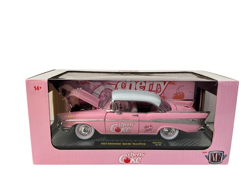 M2 Machines 1/24 Cherry Coke 1957 Chevy Bel Air Hardtop Pink WMTS01 - 第 1/4 張圖片