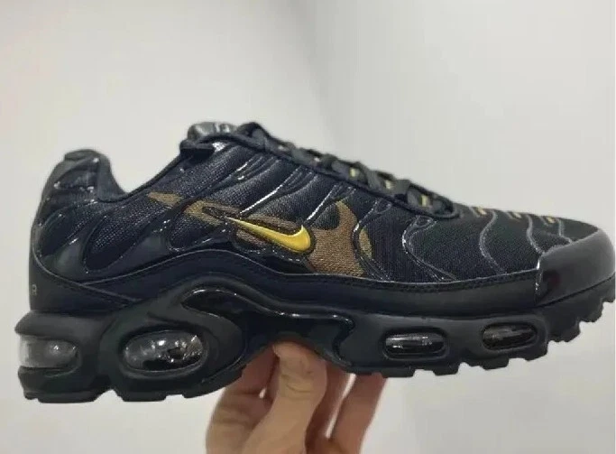 Nike squalo top oro e nero