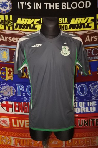 5/5 Shamrock Rovers adults M 2009 MINT leisure football shirt jersey soccer