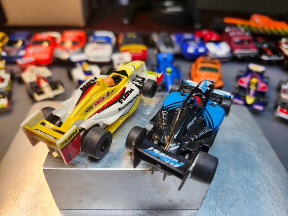 AFX MEGA G CHASSIS, 7 FLOW & 29 AM JET F1/INDY HO SLOT CARS eBay