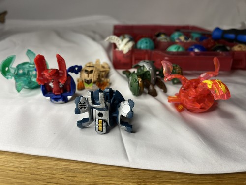 24 Collectable BAKUGAN Battle Brawlers Action Figure Sega Toys In Case. Vintage - Picture 7 of 11