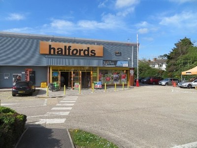 Photo 6x4 A useful store Basingstoke There is not much competition on the c2017