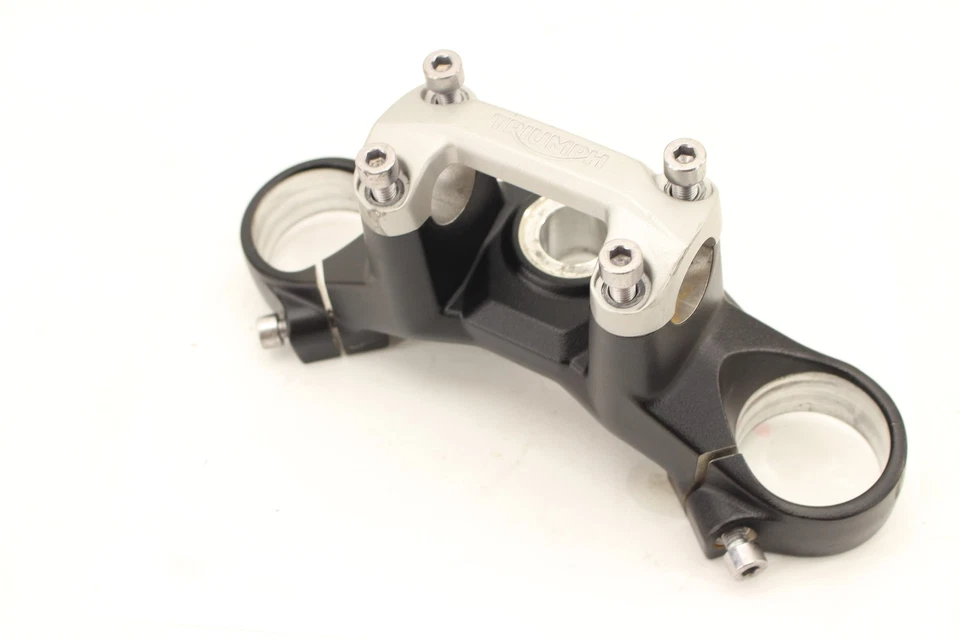 2024 TRIUMPH TRIDENT 660 原始设备制造商叉子上三棵树夹 — 第 4/4 张图片