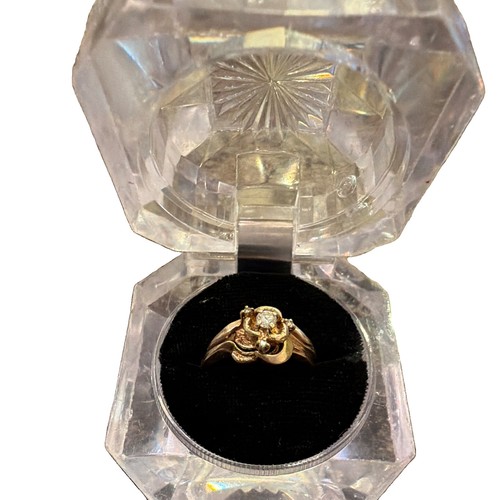Vintage 14 karat gold diamond floral cluster promise ring