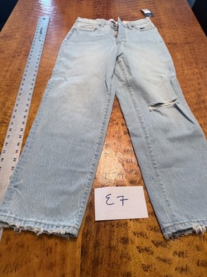 NEW Universal Threads Womens Jeans SZ4 Light Wash Straight Leg Denim Pants E7