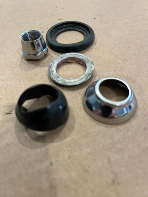 Vintage Mercedes 250,280SE Antenna mount parts Hirschmann?
