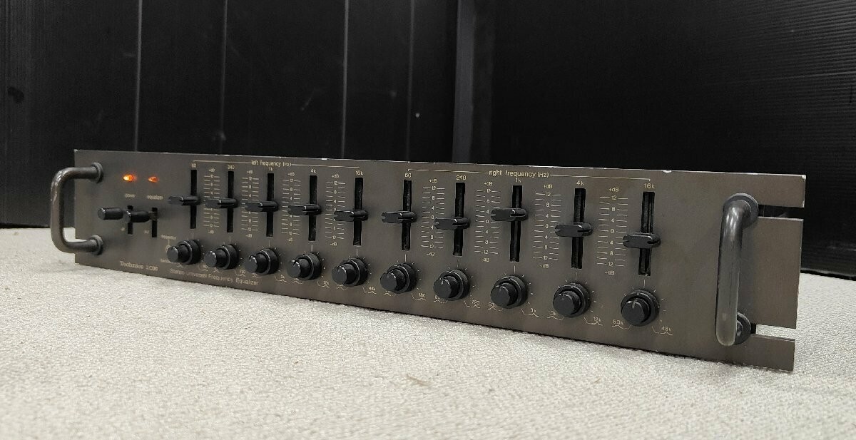 Technics ステレオ・ユニバーサル・フリケンシー・イコライザ SH-9010E