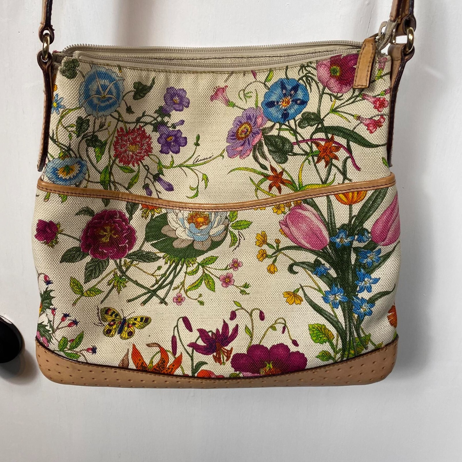 Gucci Perforated Flora Messenger Floral Crossbody Bag… Gem