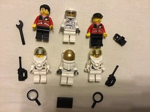lego astronaut figure