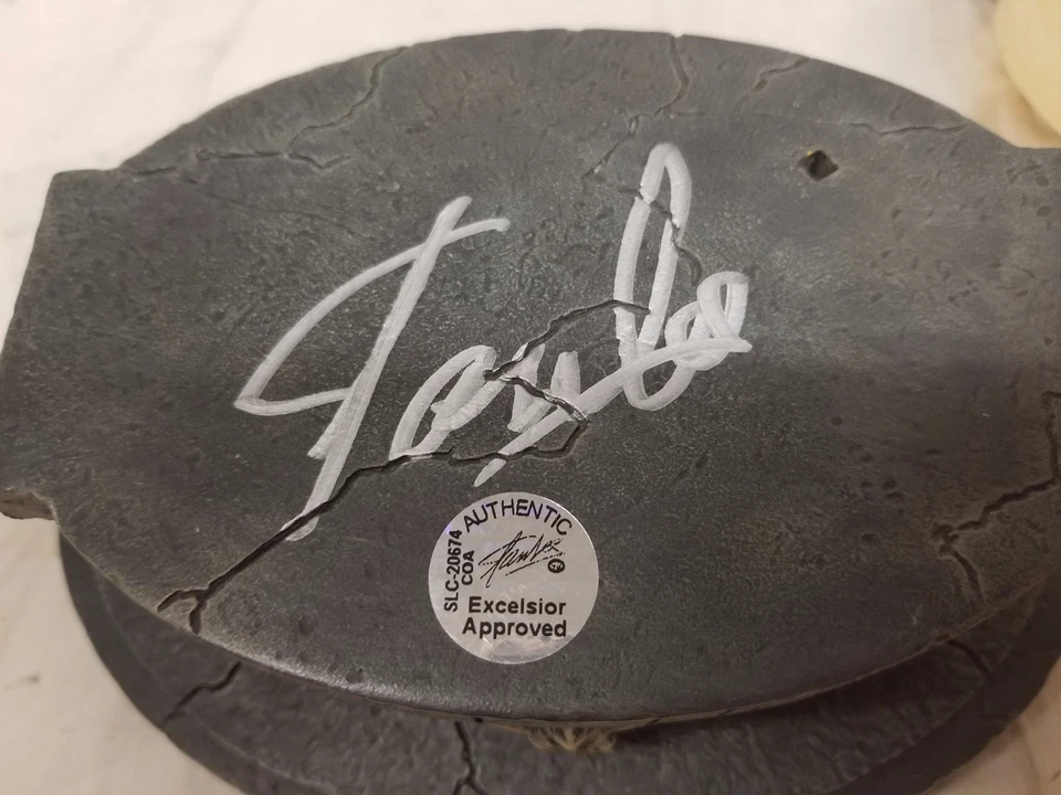 BOWEN DESIGNS SIGNED By STAN LEE THOR Classic MUSEUM STATUE 15" AVENGERS Hulk . - Image 3 of 4