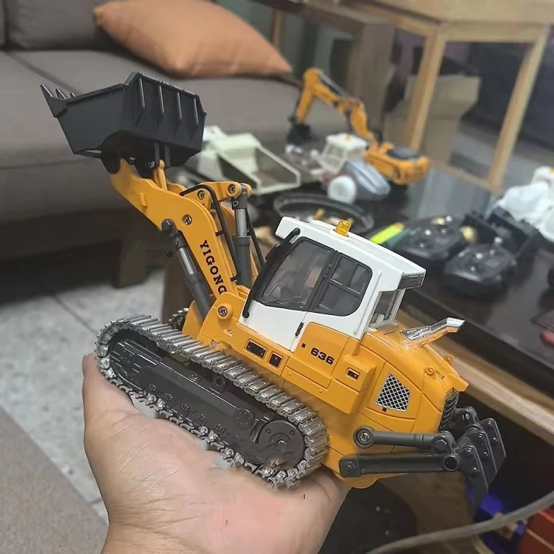 Excavator 1:50 LR636 2.4G RC Electric Lifting Tracked Loader Metal Ripper RTR - Image 4 of 4
