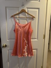 Victorias Secret Peach Lace Sleep Dress/ Night Gown Size Medium