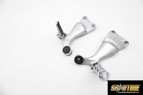 99-07 SUZUKI HAYABUSA REAR BACK PASSENGER PEG SET PAIR 43600-24F00 43700-24F00