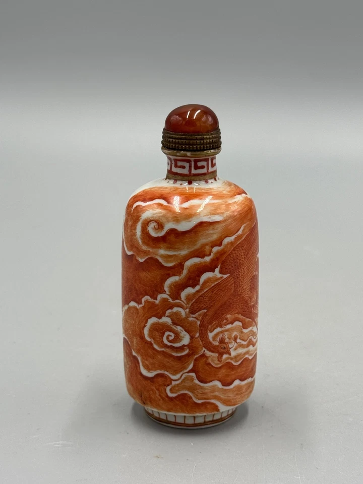 Antigua botella de tabaco de porcelana Phoenix esmalte rojo chino del siglo XX 3 1/2"" Foto 4 de 4