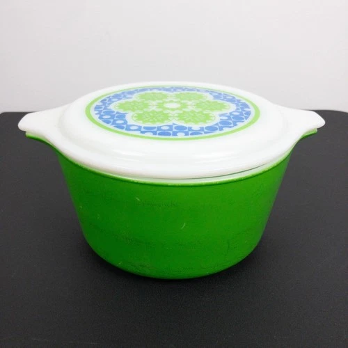 VTG Pyrex One Quart Casserole Dish Green Crazy Quilt Made in USA Promotional 70s