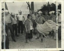 Press Photo Actor Ray Walston & co-stars, "South Pacific" - pio07730