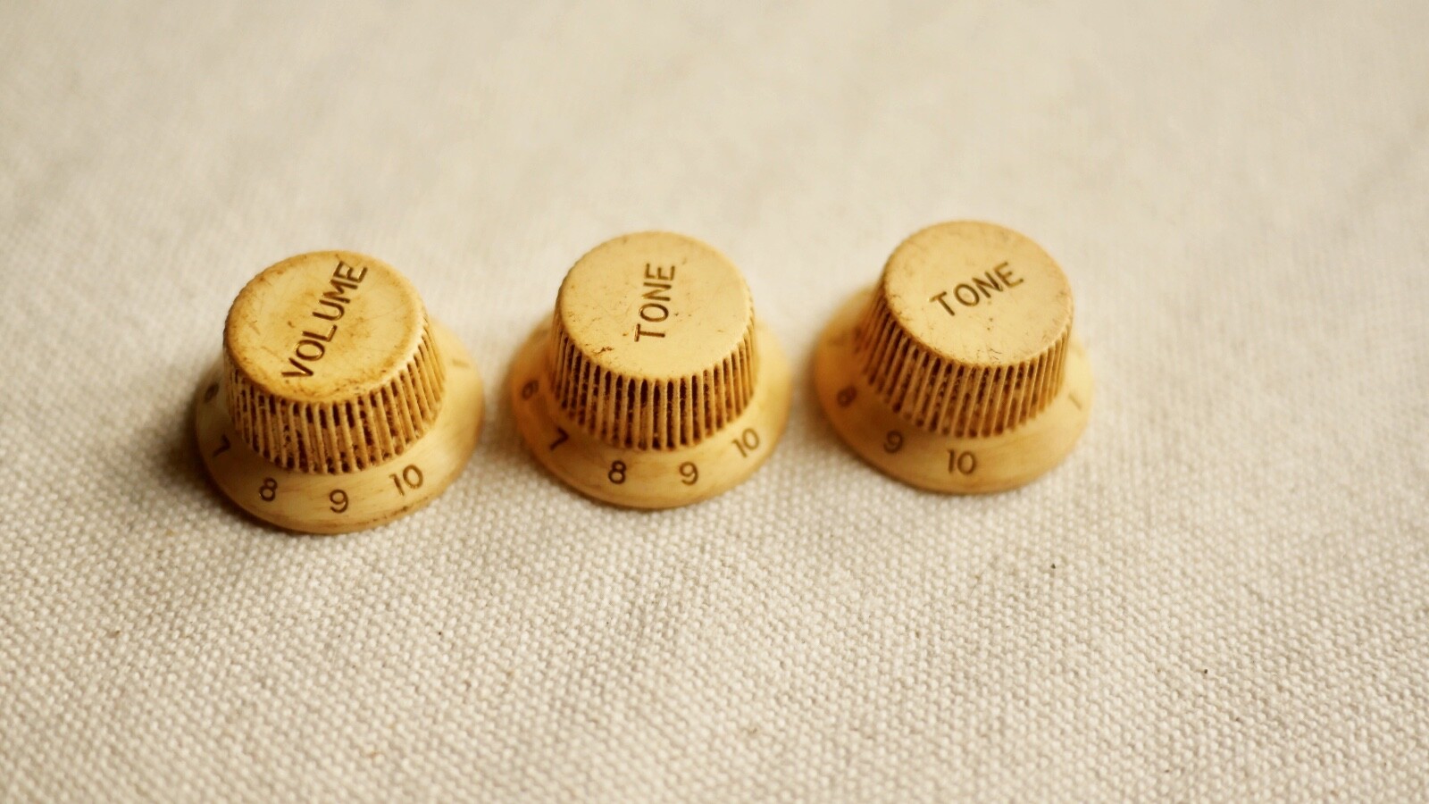 Heavy Aged/Reliced Creme Knöpfe Poti Knobs (3) Small Numbers Strat