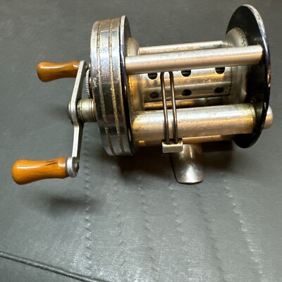 リール Langley LAKECAST MODEL370 Vintage LANGLEY LAKECAST MODEL 370 Level Wind Casting Reel