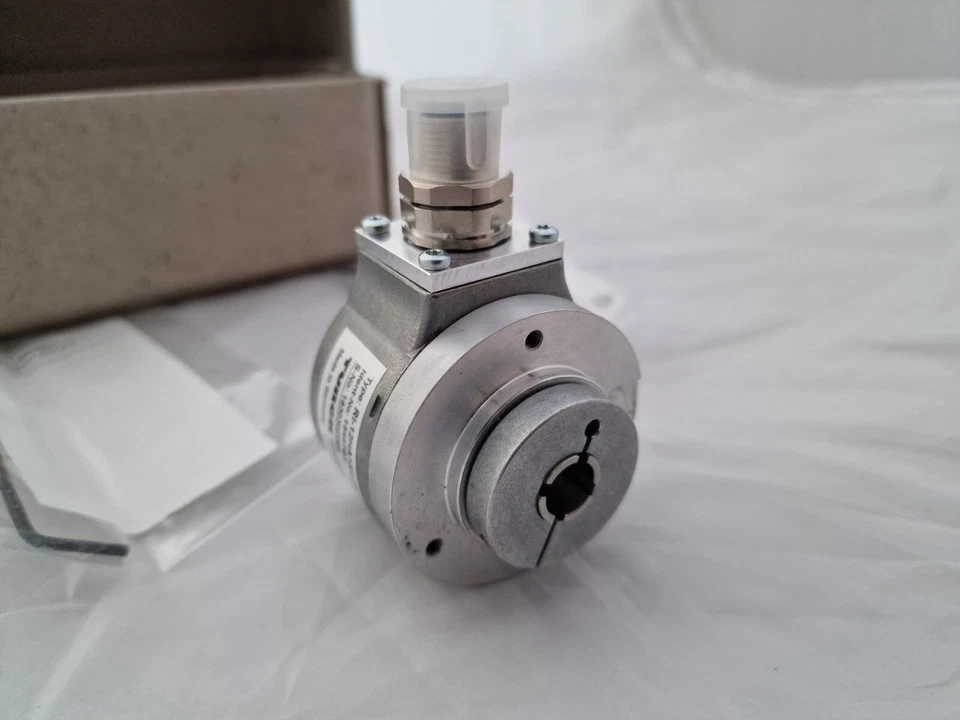 TURCK RI-12HA1S1-2K2500-H1151/N73 Encoder, 3/8" Bore, 5-30V, 2500 PPR, M12 - Image 4 of 4