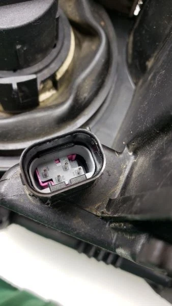 2001 BMW 330I DRIVER LEFT HEADLIGHT - Image 4 of 4