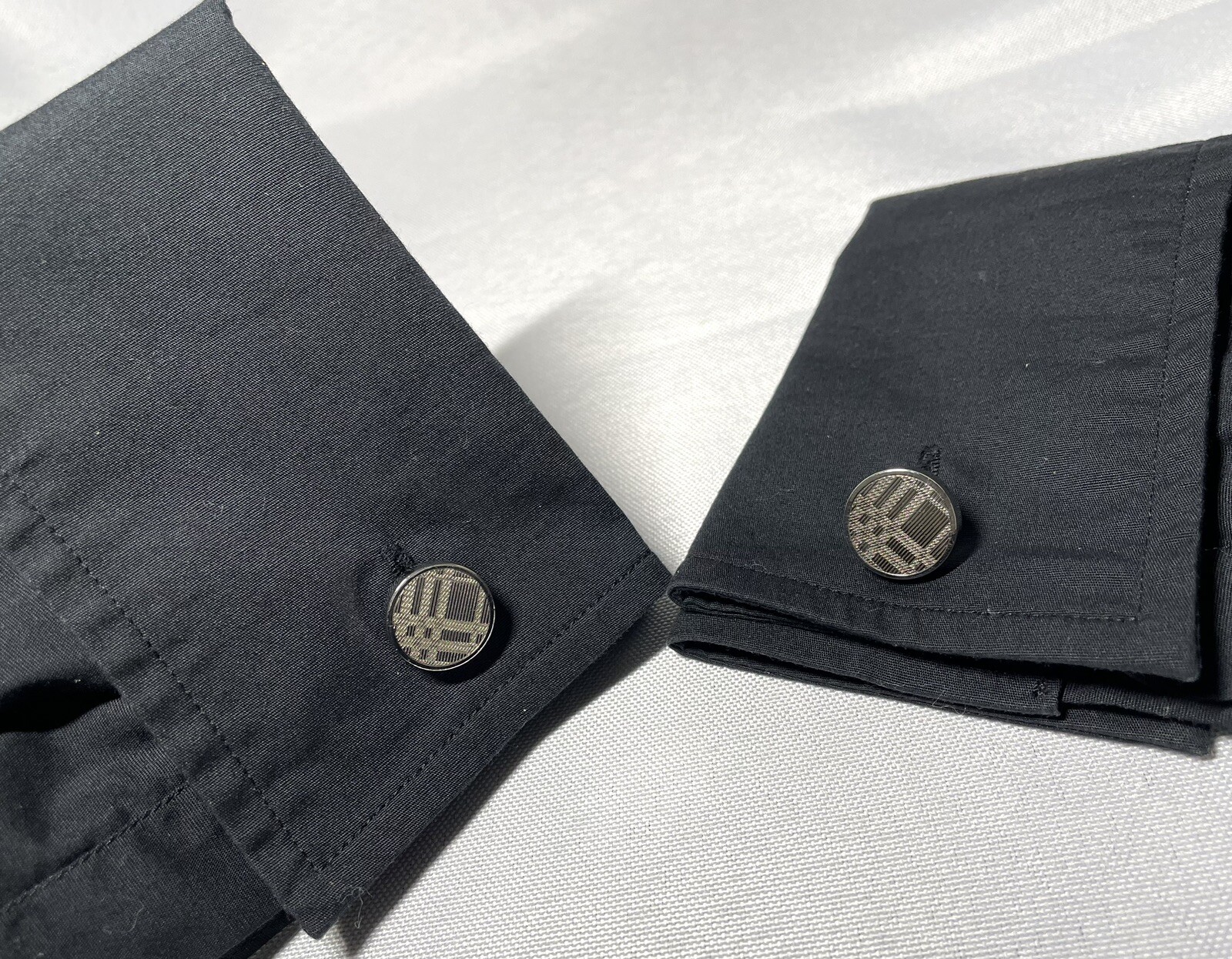 Auth [Beautiful] Burberry shadow Check engrave oval Cufflinks chrome Silver