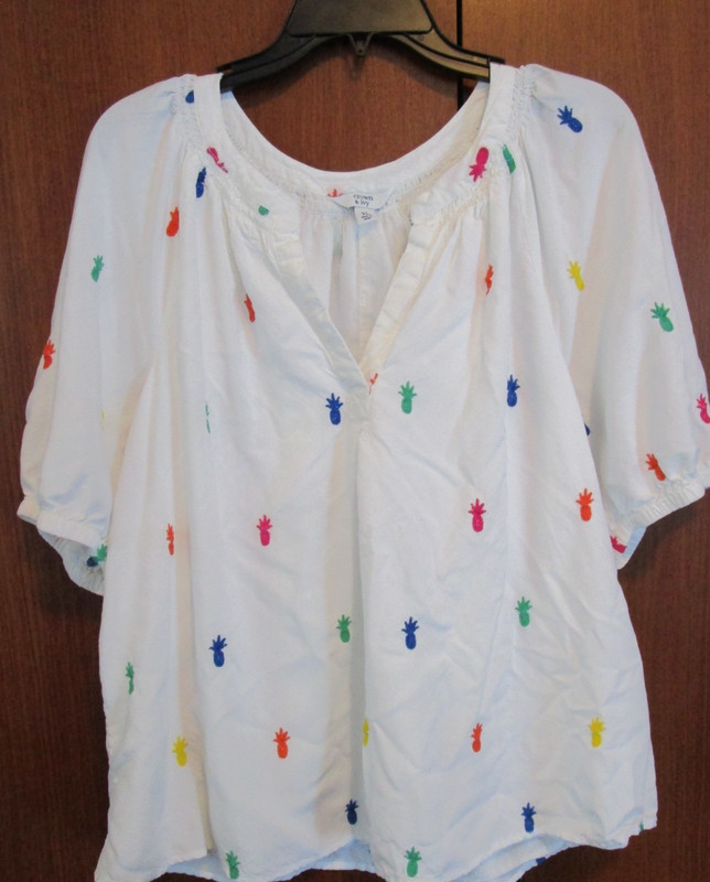 Crown & Ivy Top w Pineapples Sz XL Rayon & Cotton Lined Bust 46 Length 24 in