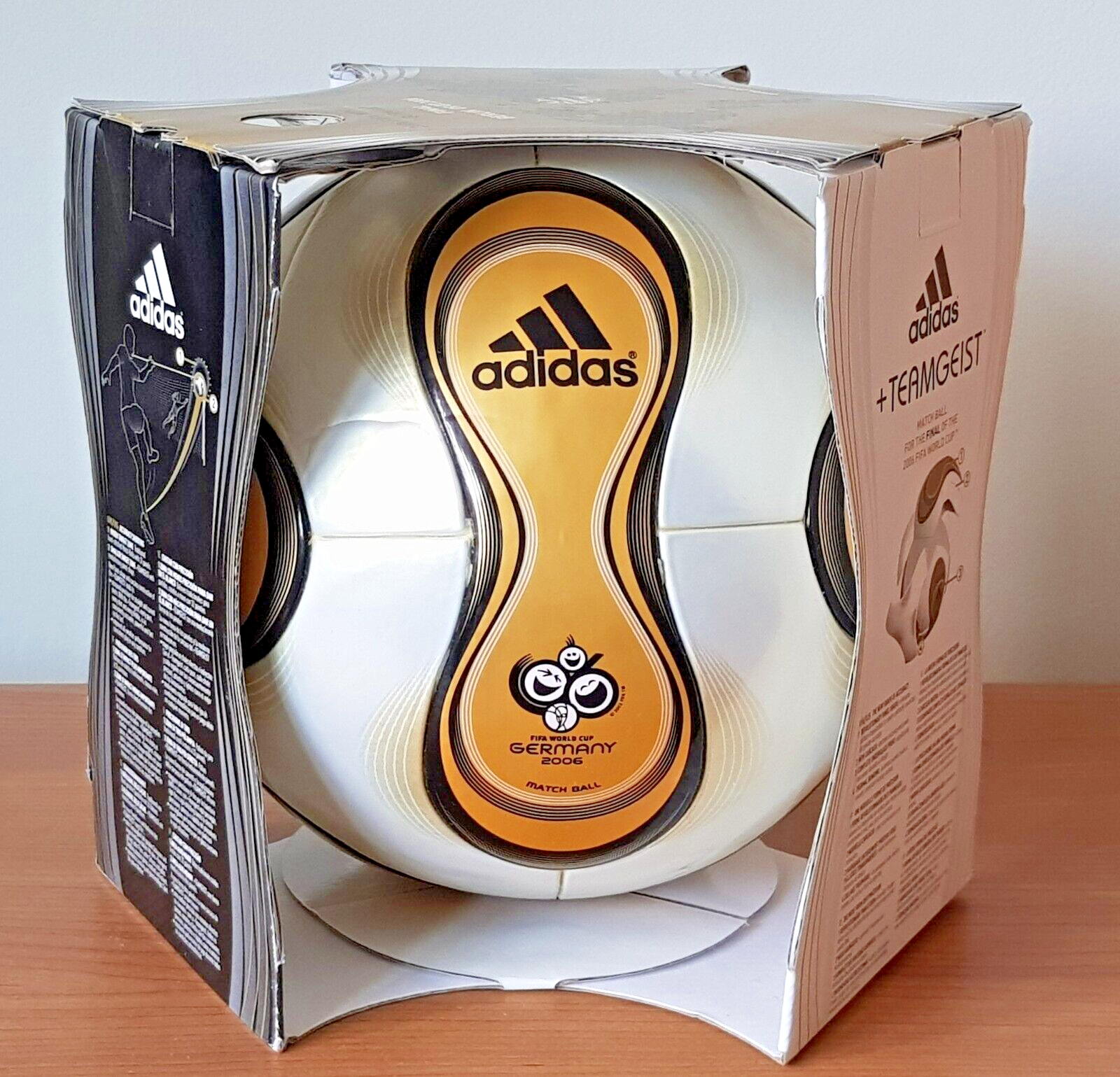 Teamgeist Official Match Ball FIFA World Cup 2006 Berlin Gold Soccer Ball Size 5