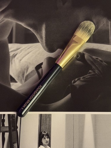 Estée Lauder Foundation Brush 1 NEW - Picture 2 of 2