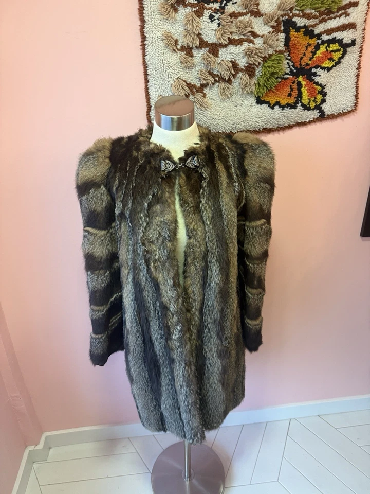 复古 Kline’s 皮草大衣带银色扣适合 L — 第 2/4 张图片
