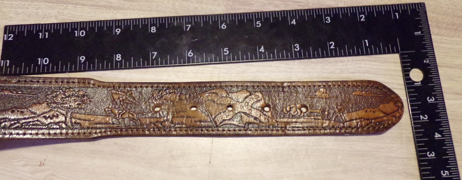 RARE VINTAGE LEATHER TOOLED CIVIL WAR BATTLE SCENE BELT 40 INCHES LONG
