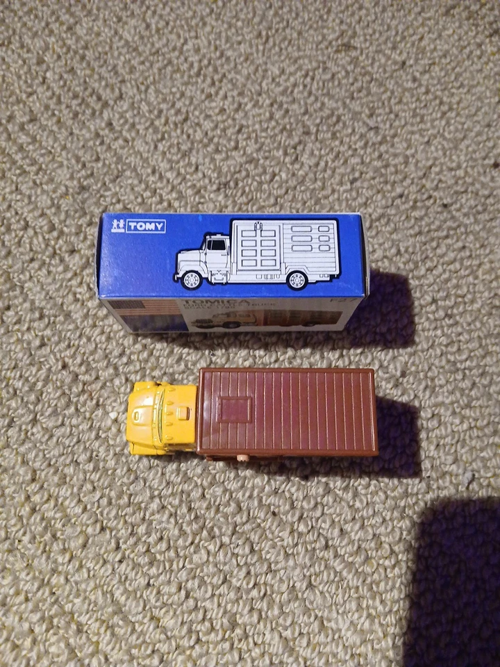 448 Tomica Foreign Car Series Ford Cattle Track Side Door Opening Closed JF - Image 4 of 4