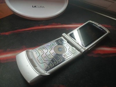 Motorola RAZR V3 Kult-Klapphandy In Silber Ohne Simlock Chic Handy