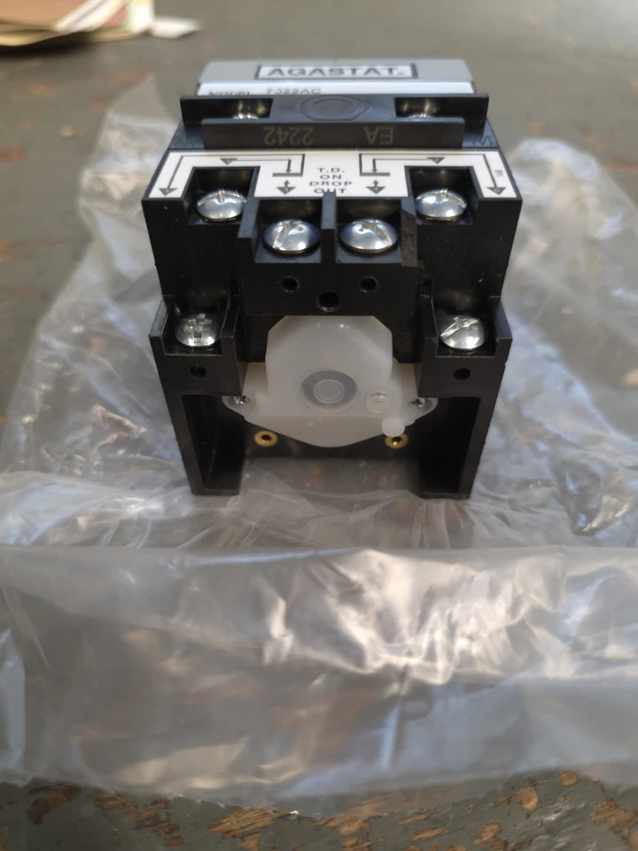 Relé Temporizador Agastat 7022AC 120V 60Hz 15-15 Sec Foto 2 de 3