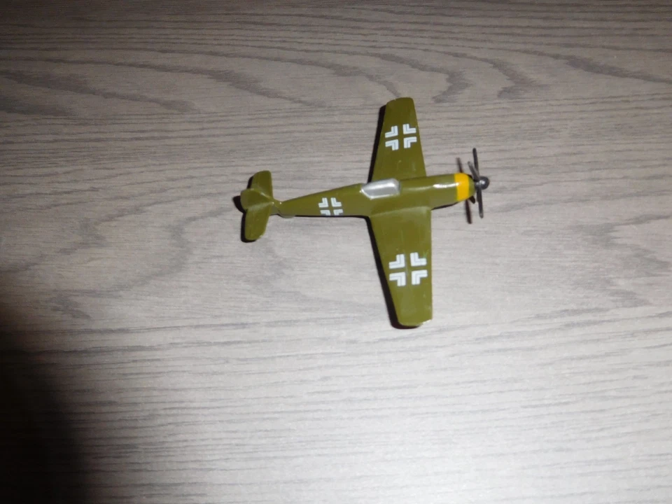 Dyna Flites Messerschmitt A123 Die-cast Green Military Plane - Image 2 of 4