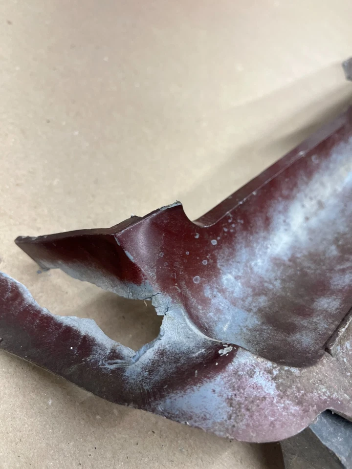 PARAGOLPES TRASERO 1978-1980 G BODY CUTLASS SUPREME OLDSMOBILE? CUBIERTA DE MOLDURA DE PANEL DE RELLENO Foto 3 de 4