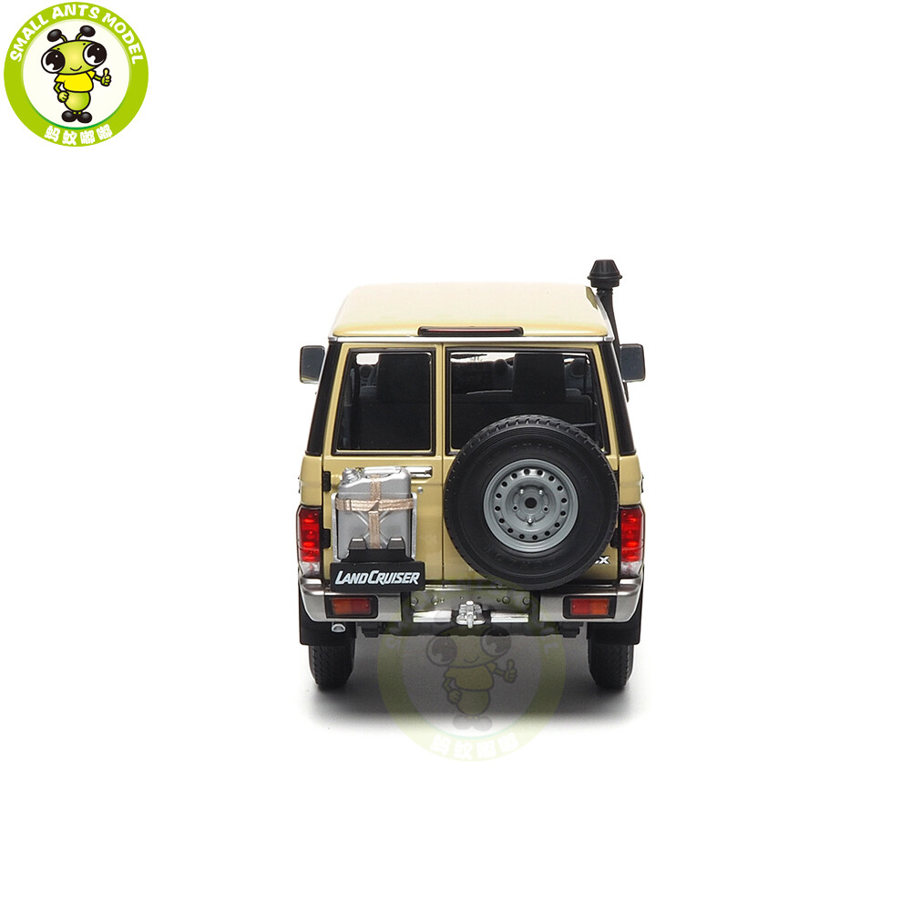 1/18 Toyota Land Cruiser 70 Series J76 LC76 Almost Real 870102