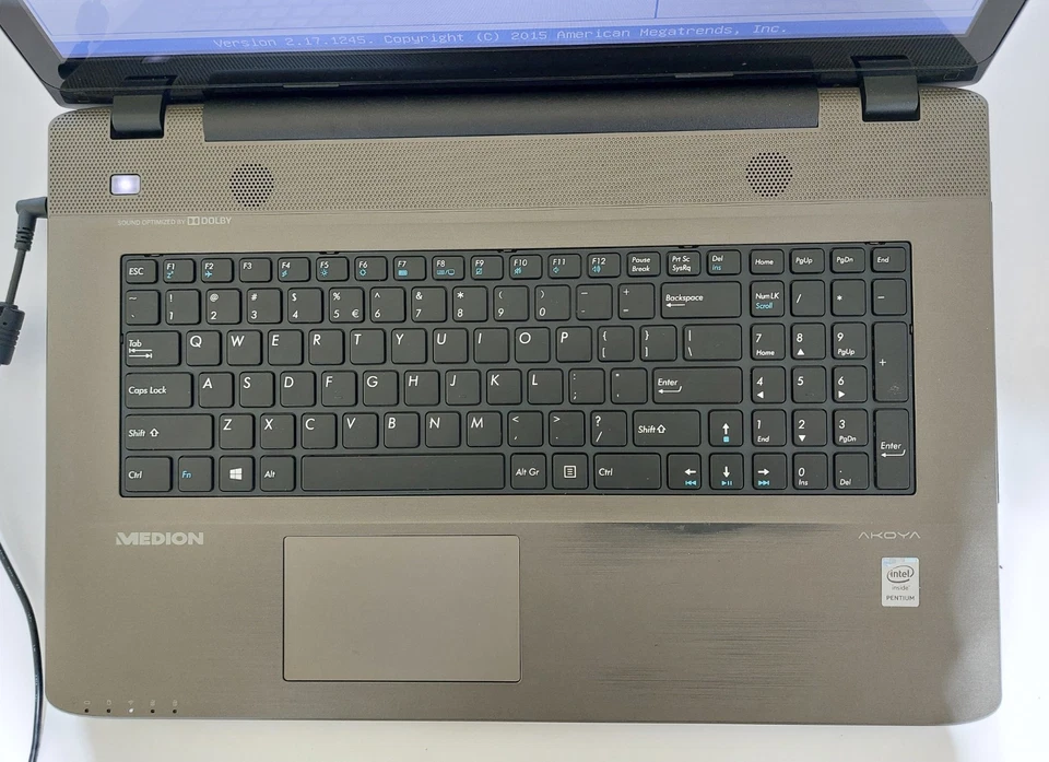 Medion Akoya E7416T 17,3 Zoll mit Pentium Prozessor und 4GB DDR3 - Bild 3 von 4