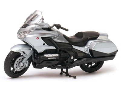 Honda Gold Wing Japanese Bike Motorcycle Model Toy Silver Diecast 1:18 Welly - Image 1 of 4