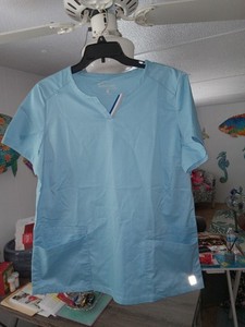 Butter-Soft Stretch Scrub With Pockets. Size Large. NWOT 