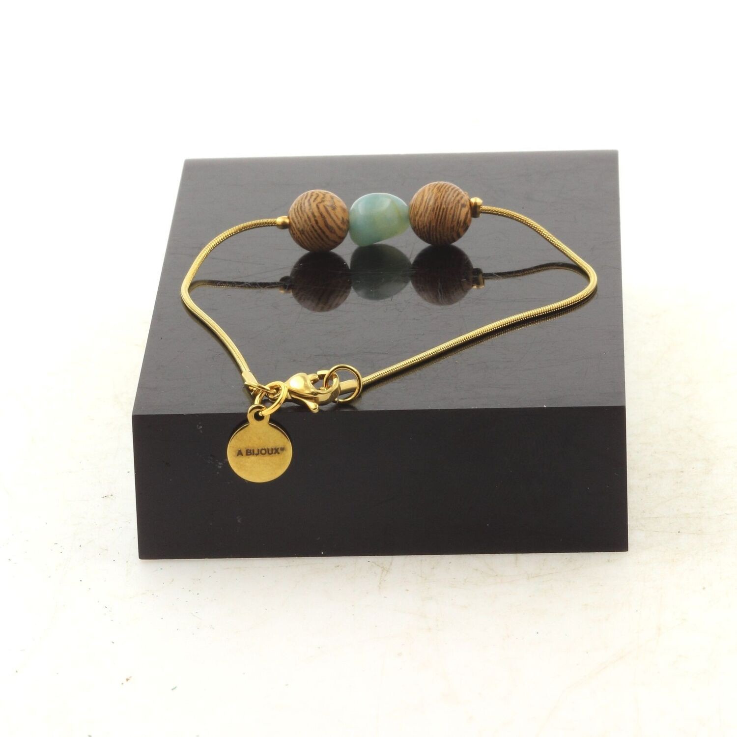 Bracelet Amazonite et acier doré, le bijou d'été lumineux pour vos tenues bohèmes