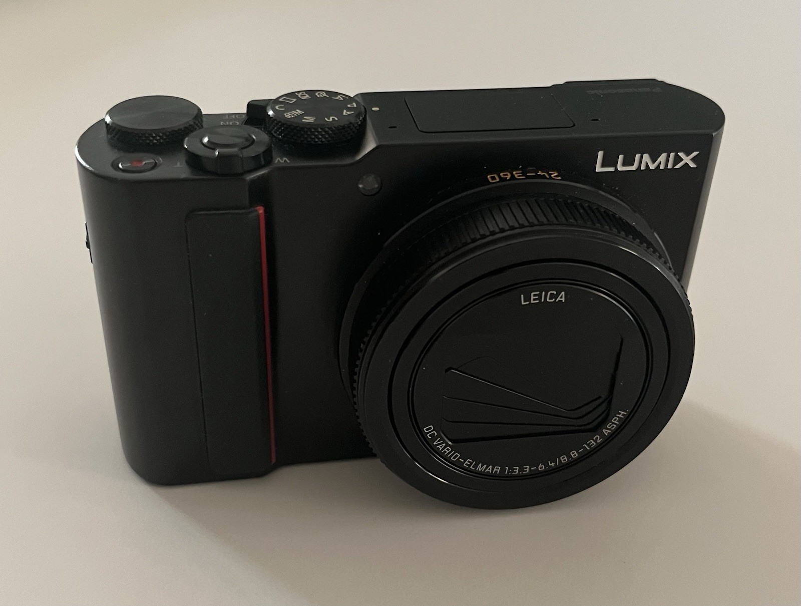 Panasonic Lumix Fotocamera Compatta Nera con Obiettivo Leica, DC-TZ200