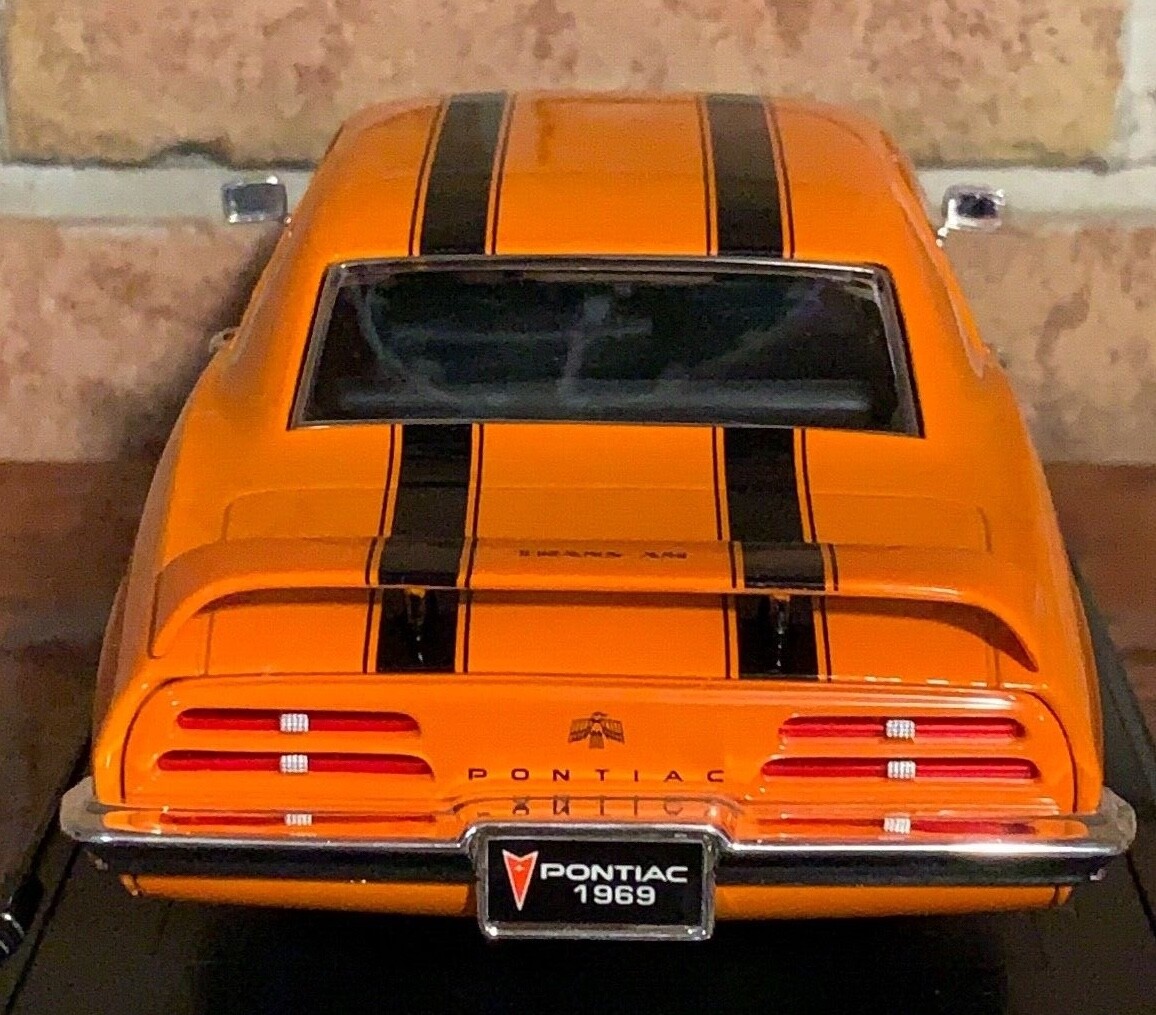 1969 PONTIAC FIREBIRD TRANS AM ORANGE 1:18 DIECAST MODEL BY ROAD