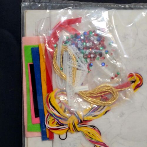 Vtg Bucilla Felt Christmas Jeweled Ornaments Nursery Rhymes Craft Kit 3391 NOS - Picture 4 of 17