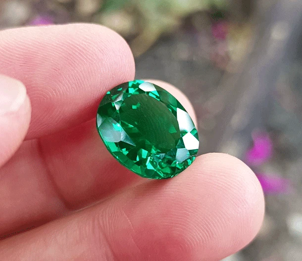 Natural 10 Ct Green Emerald GIE Certified Oval Cut Loose Gemstone - Image 3 of 4