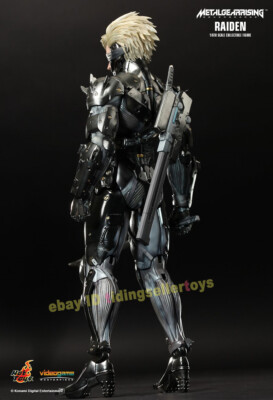 Hot Toys VGM17 Metal Gear Rising Revengeance 1/6 Raiden