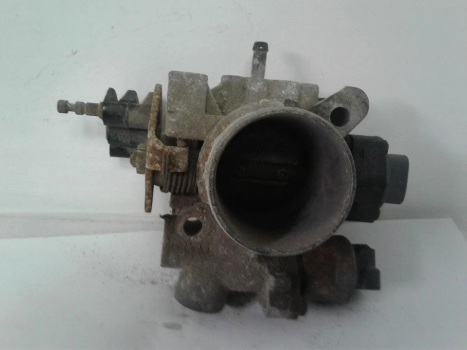 Used Fuel Injection Throttle Body fits: 1992 Plymouth Voyager Throttle Valve Ass Foto 3 de 4