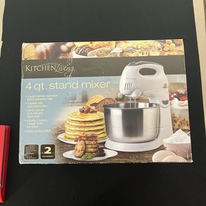 Kitchen Living White 4 qt Stand Mixer Not Used