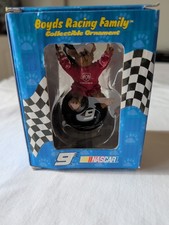 KASEY KAHNE - BOYDS COLLECTION - RESIN NASCAR ORNAMENT 2005 NOS #9 Bearstone